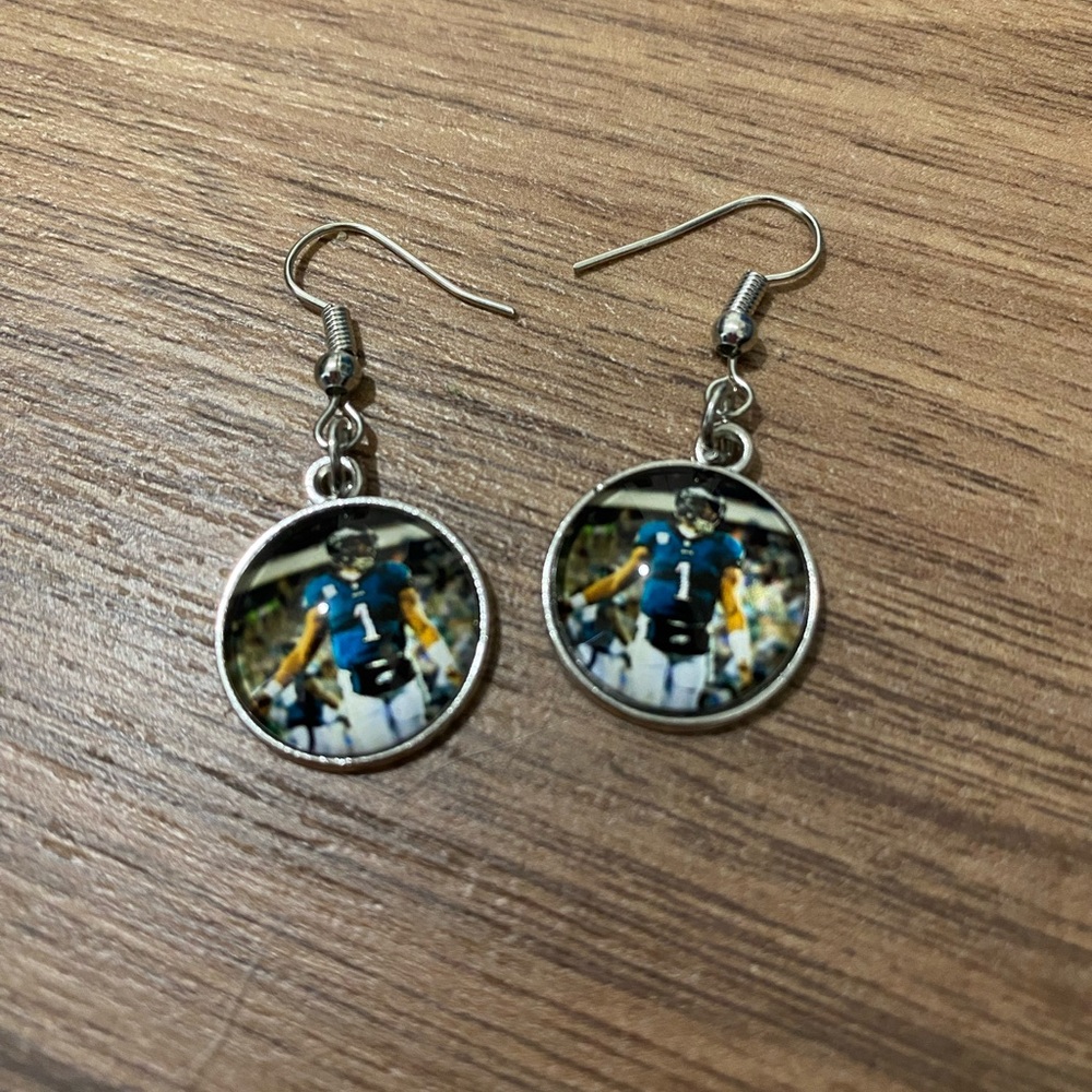 Philadelphia Eagles Earrings 🦅 Jalen Hurts